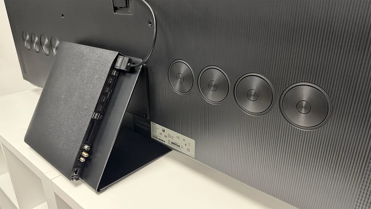 Samsung S95F OLED TV design